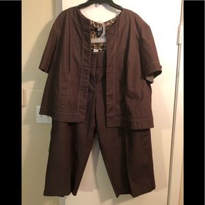 Studio 1940 Capri Pant Suit